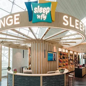 Капсульный отель Sleep 'n Fly Sleep Lounge, B-gates Terminal 3 - Transit Only 